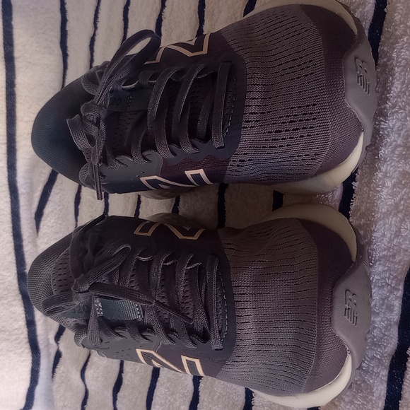 New Balance 520 v7 Running Shoes - Picture 2 of 8